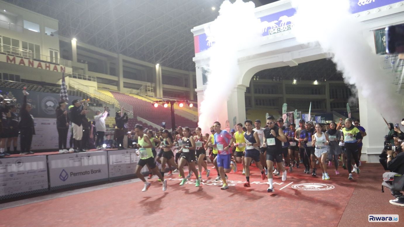 KGPAA Mangkunegara X melepas peserta Mangkunegaran Run